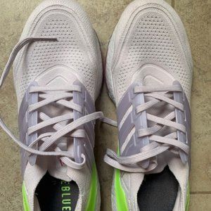 Adidas ultraboost in super light purple, womens size 9.5, excellent condition